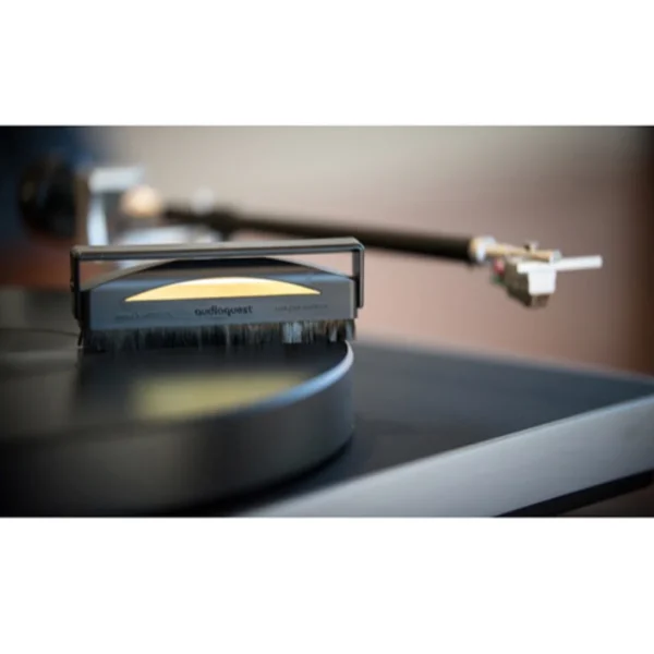 AudioQuest Super-Conductive Anti-Static Record Brush